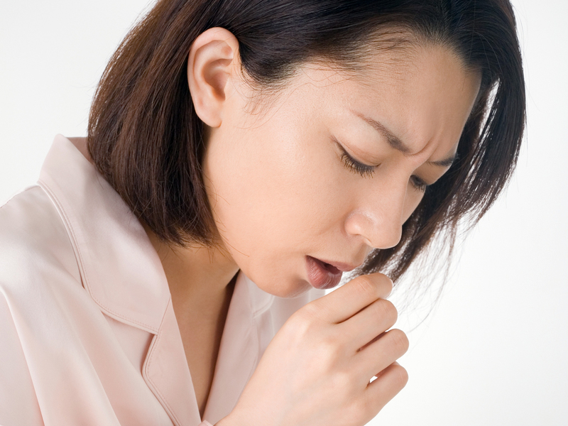 Sốt virus có thể gây biến chứng viêm phổi