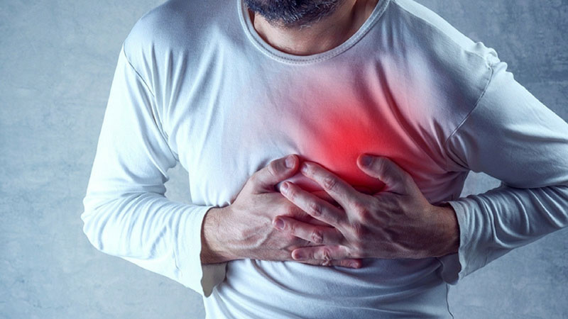 Dưới tác động của các bệnh lý tim mạch cũng khiến huyết áp thay đổi
