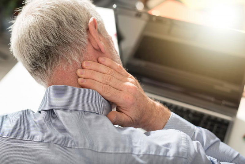 Co cứng gáy là biểu hiện của chứng đau đầu sau gáy