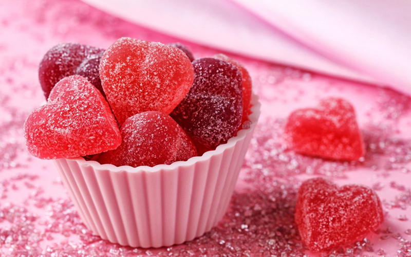 Mang theo bên người một ít socola, kẹo ngọt sẽ giúp bạn trong những trường hợp bị giảm huyết áp đột ngột