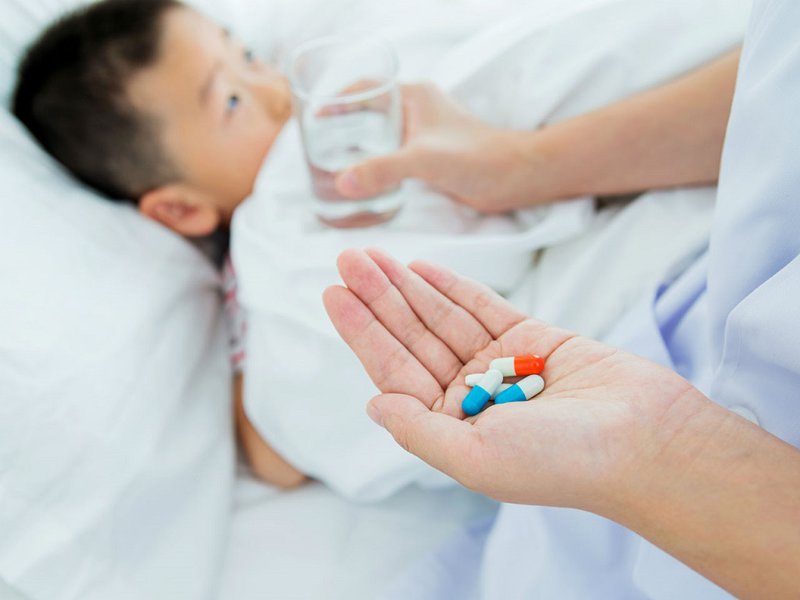 Thuốc kháng sinh - Lợi ích và nguy hại khi sử dụng | Medlatec