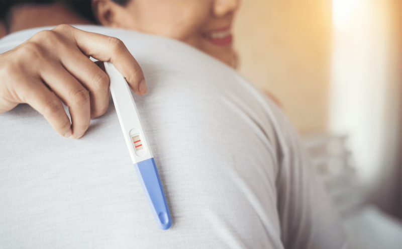 Que thử thai: hướng dẫn cách sử dụng và đọc kết quả chính xác | Medlatec