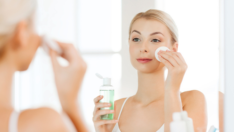 Cách làm sạch da mặt hoàn toàn với 4 bước và 3 phút thực hiện | Medlatec