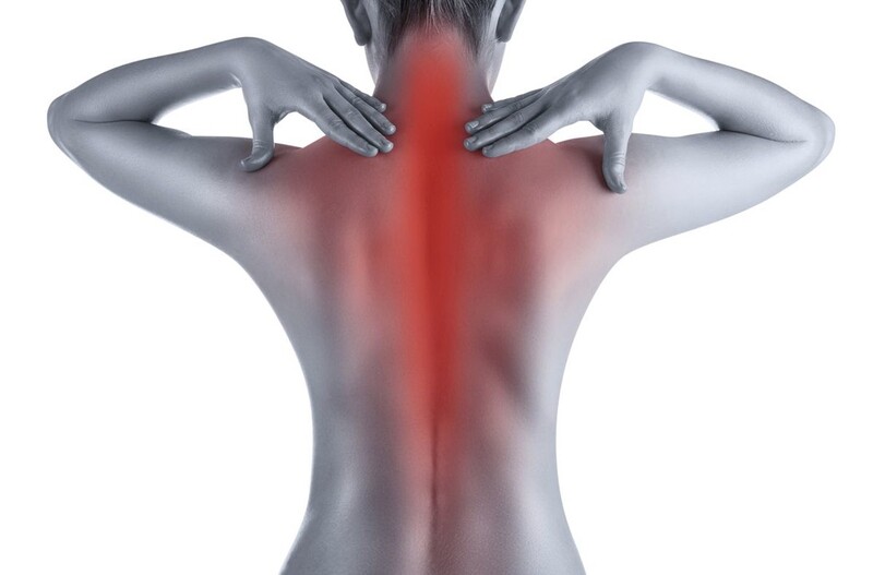Đau lưng trên: đặc điểm cơn đau và cách điều trị | Medlatec