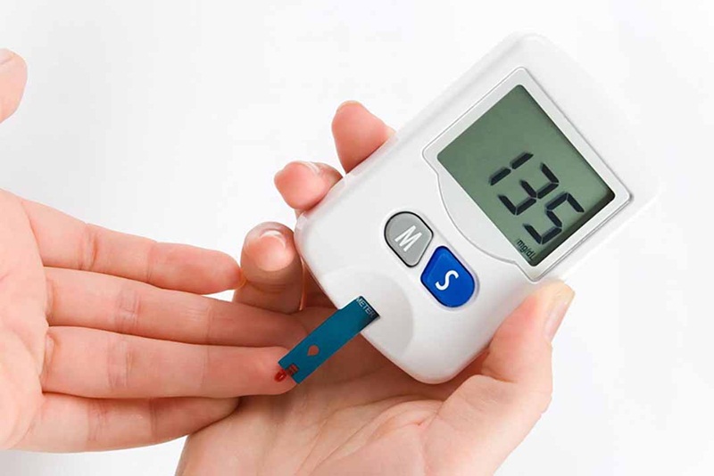 Hướng dẫn bệnh nhân tiểu đường: Cách kiểm tra đường huyết tại nhà | Medlatec