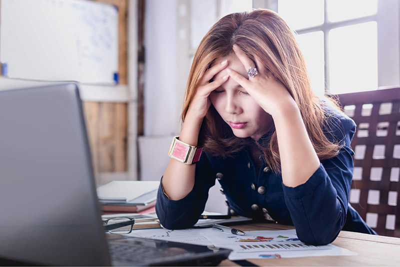 Stress cũng là nguyên nhân khiến chị em bị buồn nôn mỗi khi “dâu rụng”