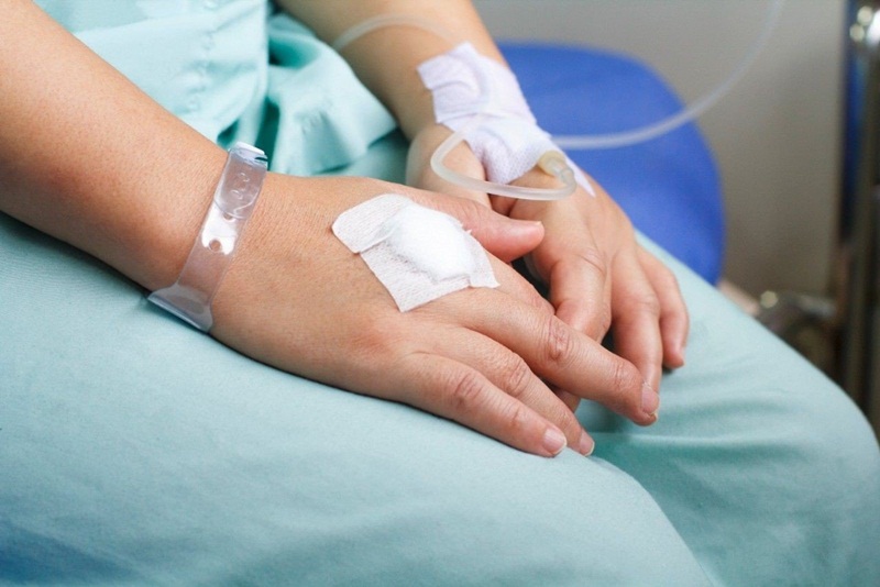 Khi truyền huyết thanh cần phải cân nhắc đến tiền sử bệnh và thể trạng của bệnh nhân