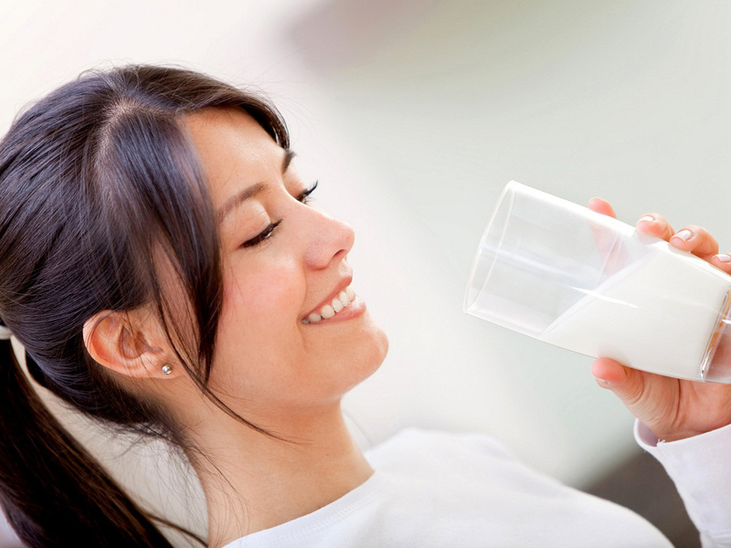 Uống sữa cải thiện chuyển hóa đường trong máu