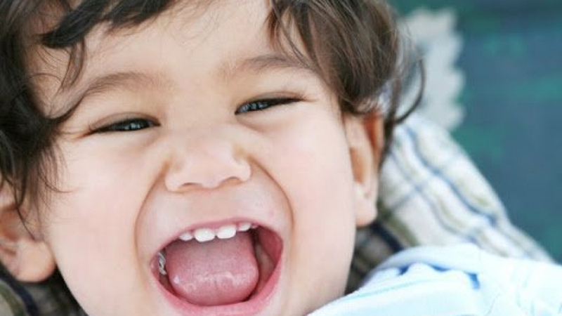 Trẻ đến 2 tuổi thường đã mọc đủ 2 hàm răng sữa