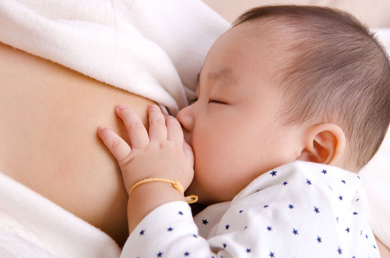 Sữa mẹ là thức ăn tốt nhất để cải thiện và ngăn ngừa bệnh thiếu máu ở trẻ nhỏ
