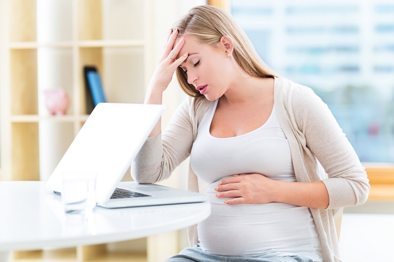 Phụ nữ mang thai dễ bị đau thượng vị do sự phát triển của thai nhi chèn ép lên tử cung