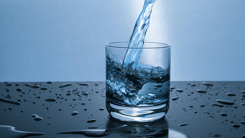 Nước là thành phần không thể thiếu trong cơ thể con người
