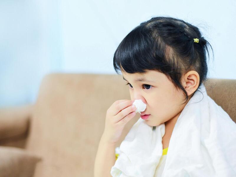 Vi khuẩn thường gây viêm mũi họng nặng hơn virus