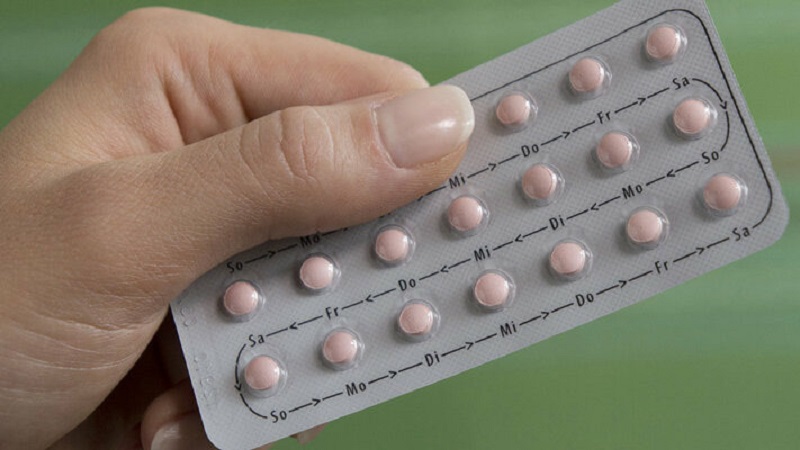 Dùng thuốc tránh thai Progestin liều thấp tăng nguy cơ mắc u nang buồng trứng cơ năng