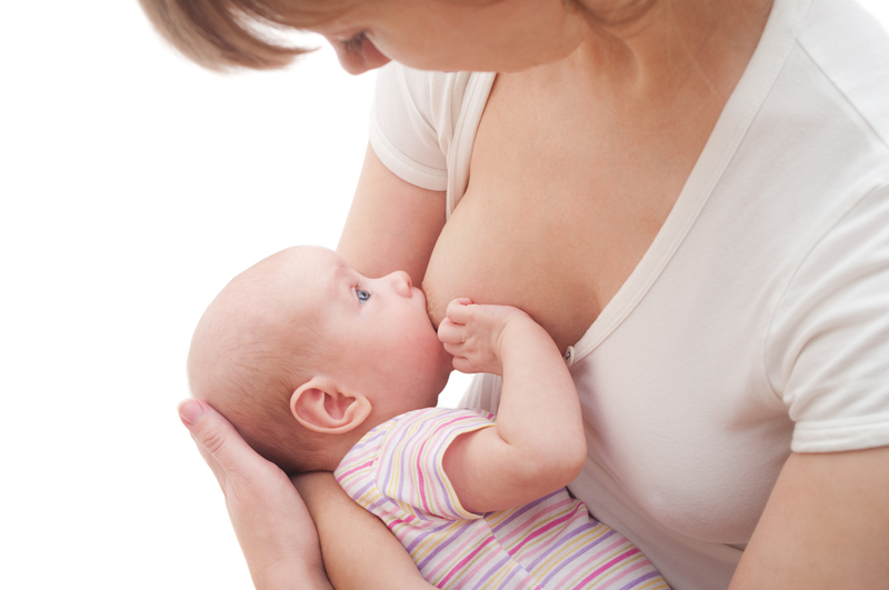 Trẻ sơ sinh trong 6 tháng đầu được cung cấp đủ chất đạm từ sữa mẹ