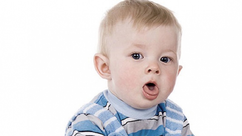 Ho, sổ mũi, thở khò khè có thể là dấu hiệu cảnh báo bệnh lý đường hô hấp ở trẻ