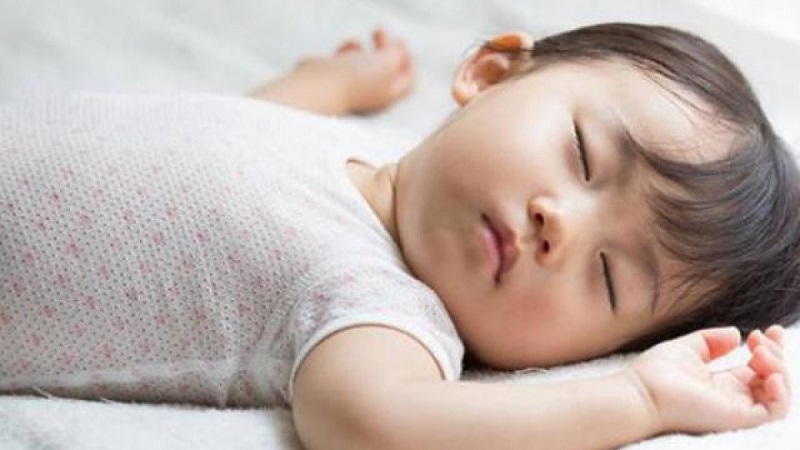 Trẻ ngủ sâu giấc, trước 22 giờ dễ có được chiều cao vượt trội
