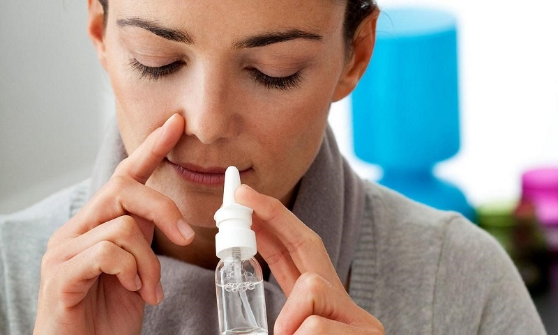 Vệ sinh mũi thường xuyên và đúng cách nhằm hỗ trợ điều trị Covid-19