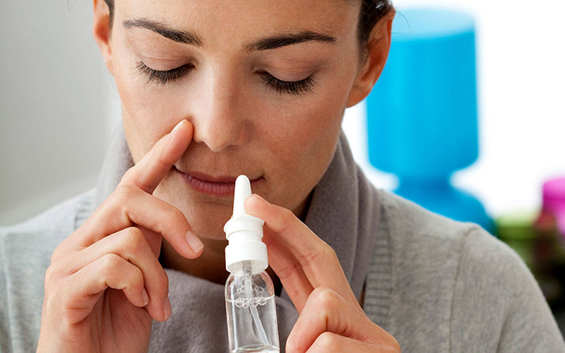 Rửa mũi đúng cách bằng nước muối là cách trị viêm xoang tại nhà an toàn và hiệu quả