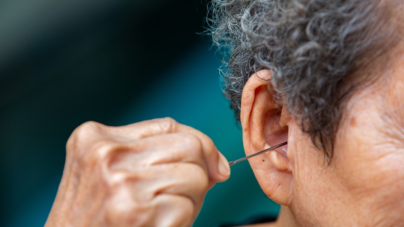 Các tổn thương trong tai gây bệnh lý có thể do lấy ráy tai không đúng cách