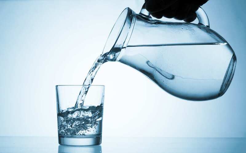 Bệnh nhân nhiễm Covid-19 cần uống nhiều nước