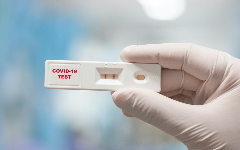 Que test nhanh Covid-19 tại nhà để kiểm tra tình trạng nhiễm bệnh
