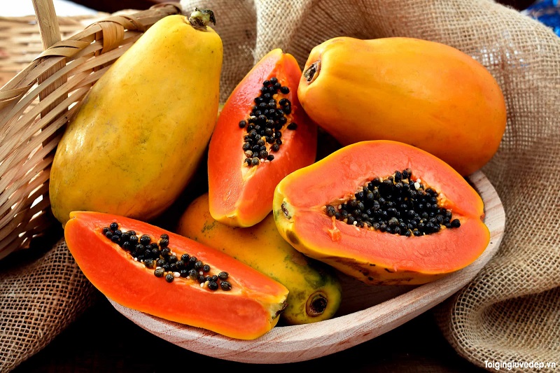 Use papaya to treat callous and dry hands