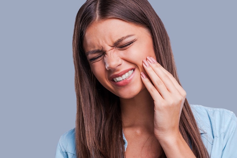 Chứng nghiến răng khi ngủ có thể gây đau, nhức hàm răng
