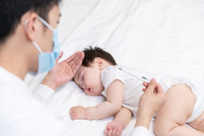 Sốt siêu vi là tình trạng dễ xảy ra với trẻ