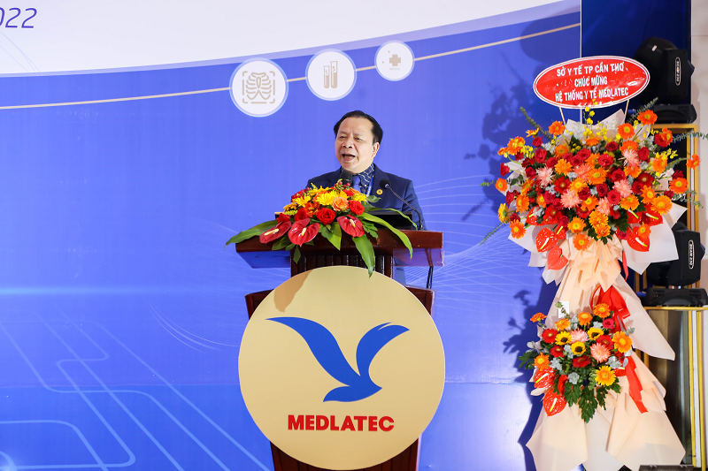  PGS.BS Nguyễn Quốc Dũng - Giám đốc Trung tâm Chẩn đoán hình ảnh MEDLATEC báo cáo tại Hội nghị tập huấn Cập nhật xét nghiệm và chẩn đoán hình ảnh 4.0 trong chẩn đoán, điều trị