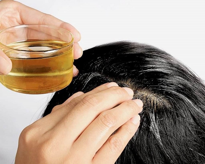 Incubate hair with coconut oil