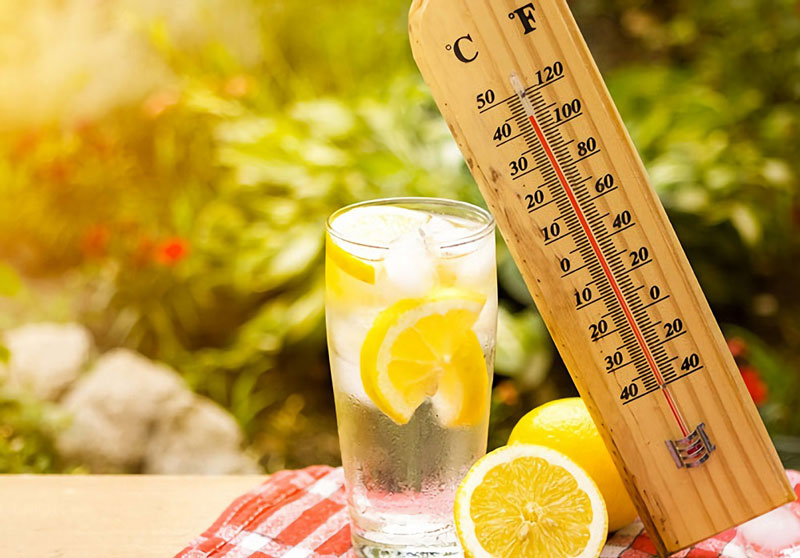 Nhấn vào ảnh để phóng to Nên bổ sung cho cơ thể đủ nước để ngăn ngừa trúng nắng