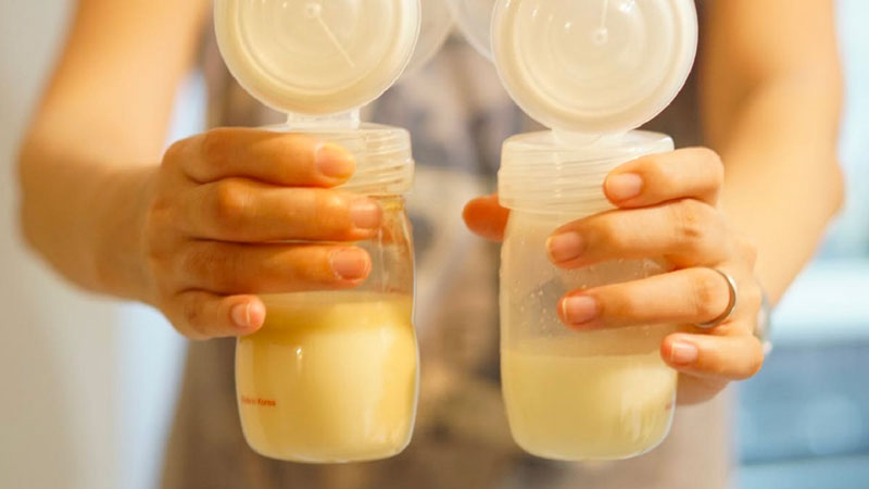 Sữa non có nhiều tác dụng đối với sức khỏe của trẻ