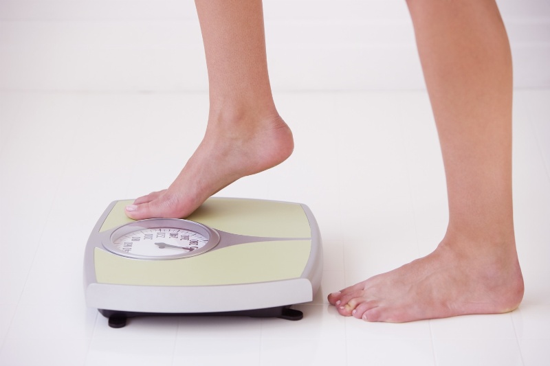 Nên duy trì cân nặng hợp lý, tránh bị béo phì, thừa cân