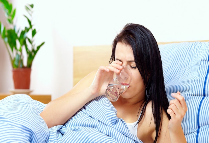 Bệnh nhân sốt siêu vi nên uống nhiều nước