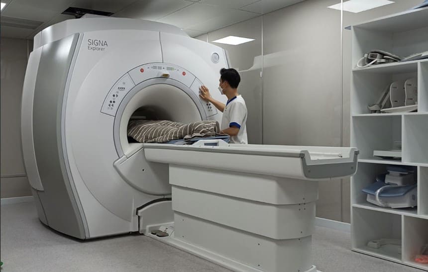 Chụp MRI trong chẩn đoán u tủy sống