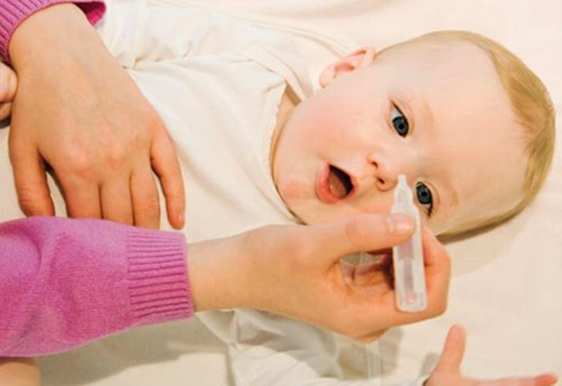 Rửa mũi mang đến trẻ em vày nước muối hạt sinh lý