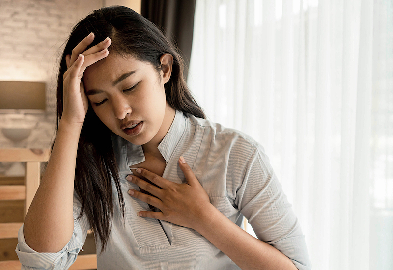 Khó thở là một trong những triệu chứng điển hình của bệnh phổi