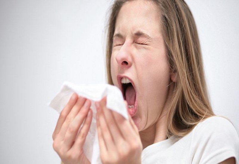 Hãy điều trị dứt điểm các triệu chứng cảm lạnh để tránh xì mũi ra máu nhé!