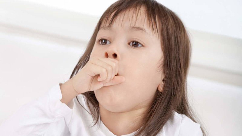 Trẻ bị viêm tiểu phế quản ho nhiều, khó thở sau khi ho