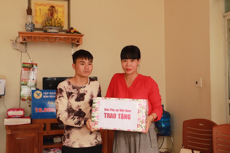 MEDGROUP trao tài trợ cho bé mồ côi mẹ do tai nạn giao thông tại Hải Phòng