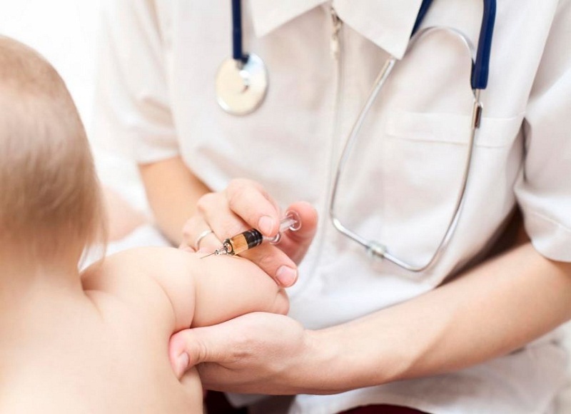 Nên tiêm vắc xin phòng phế cầu khuẩn cho trẻ để tránh các bệnh lý nguy hiểm