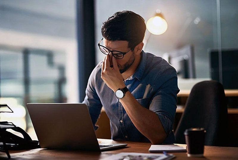Bệnh gây ra suy giảm thị lực, ảnh hưởng khó khăn đến quá trình học tập làm việc 