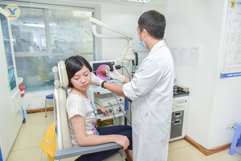 Nội soi tai chẩn đoán viêm tai giữa