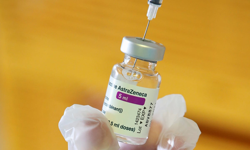 Vắc xin COVID-19 AstraZeneca của nước nào? Hiệu quả ra sao?