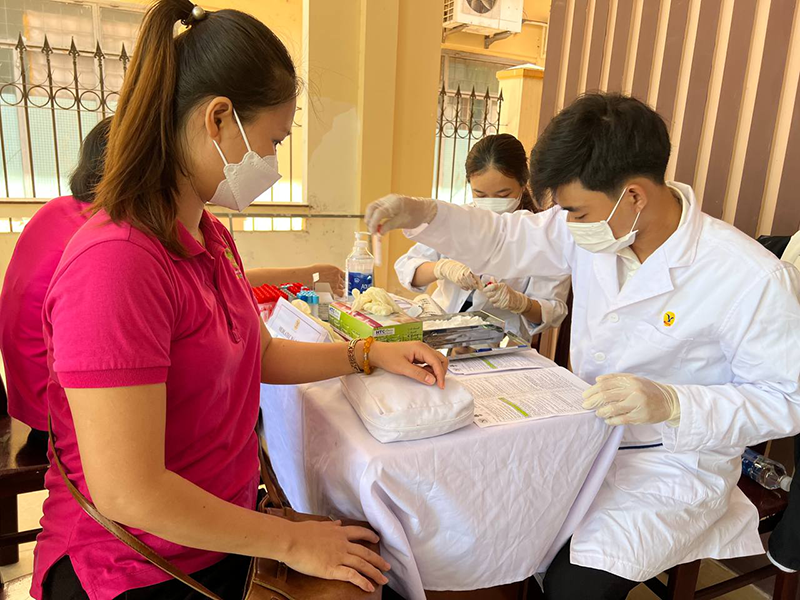MEDLATEC Đà Nẵng tổ chức xét nghiệm miễn phí cho người lao động quận Cẩm Lệ