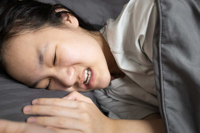 Nghiến răng khi ngủ nguyên nhân và 3 cách đơn giản khắc phục